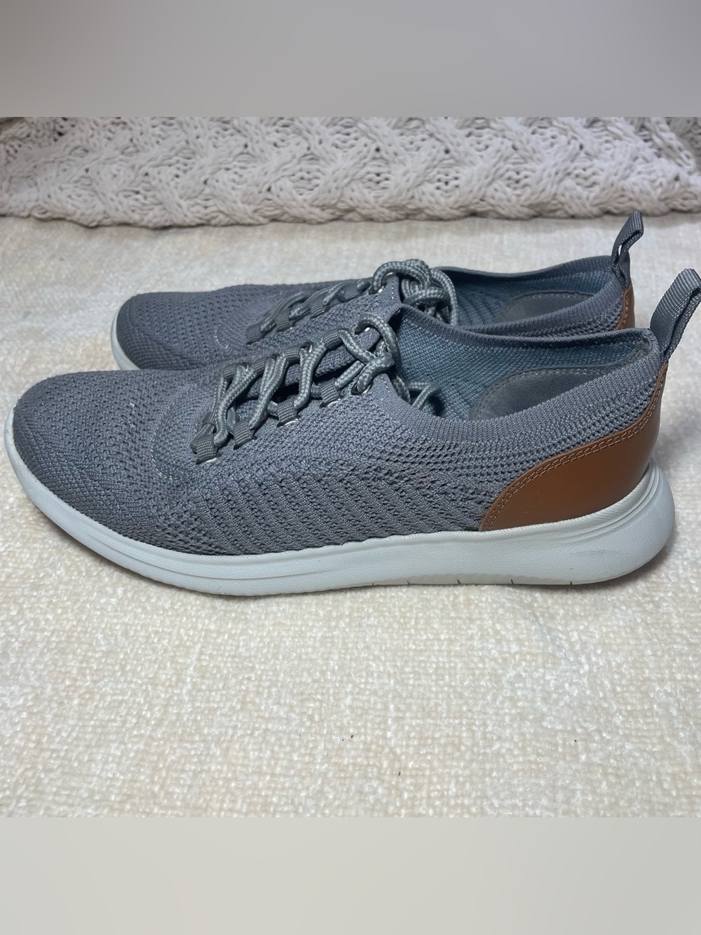 Johnston & Murphy Kids Gray Knit Slip-On Sneakers with Tan Heel Accent size 3.5 - Picture 3 of 11